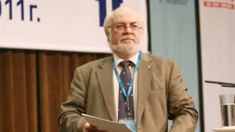 Макар и уморен, Тренчев остава на поста. Снимка: БТА