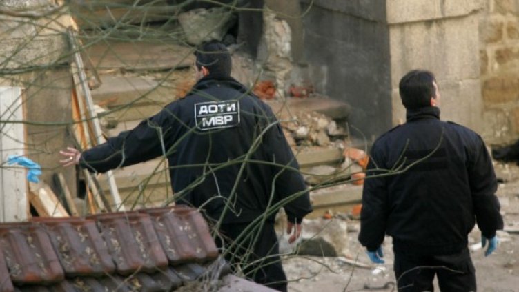 Взривът пред "Галерия". Снимка: БТА