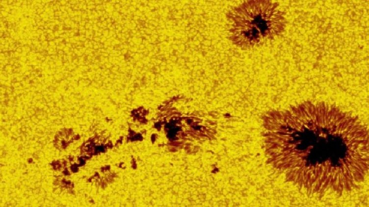 Снимка: Hinode (Solar-B)