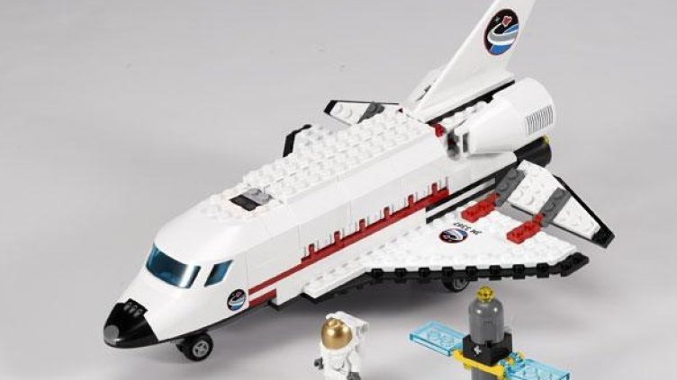 Астронавтите на МКС ще си имат занимавка. Снимка: Lego