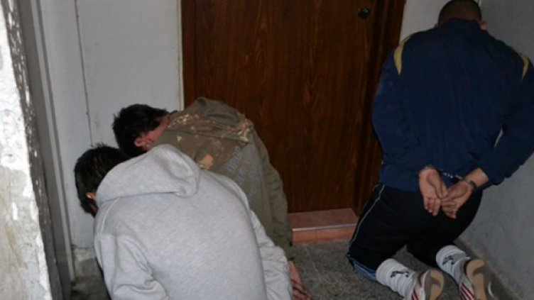 Трима от задържаните. Снимка: МВР