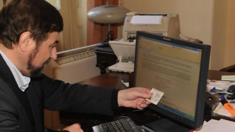 Много българи предпочетоха да се преброят онлайн. Снимка: Булфото