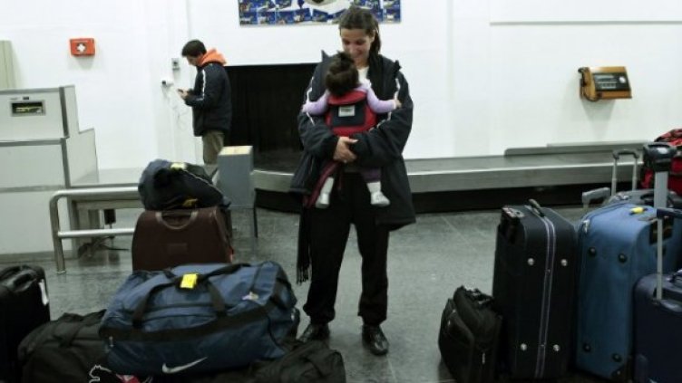 Продължава масовото напускане на Либия. Снимка: БТА