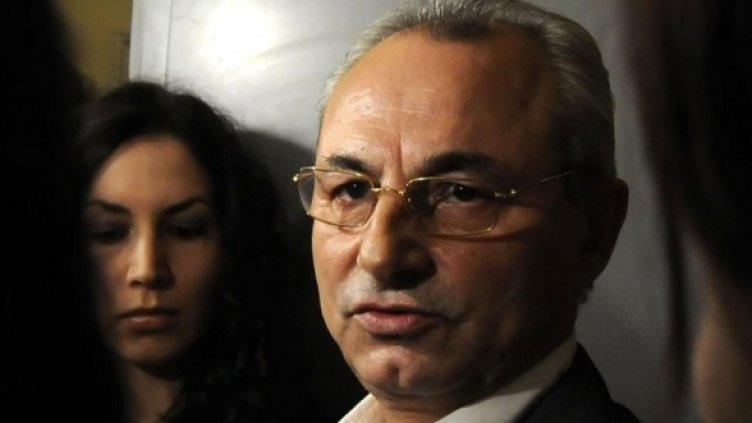 Доган имаше 14 дни да бутне барбекюто сам. Снимка: Булфото