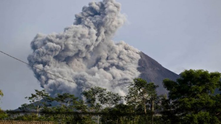 Вулканът Мерапи в Индонезия. Снимка: Архив Getty Images/Guliver Photos