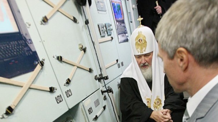 Московският и Всерусийски патриарх Кирил на посещение в Роскосмос. Снимки: Patriarchia.ru
Казанската Божия майка