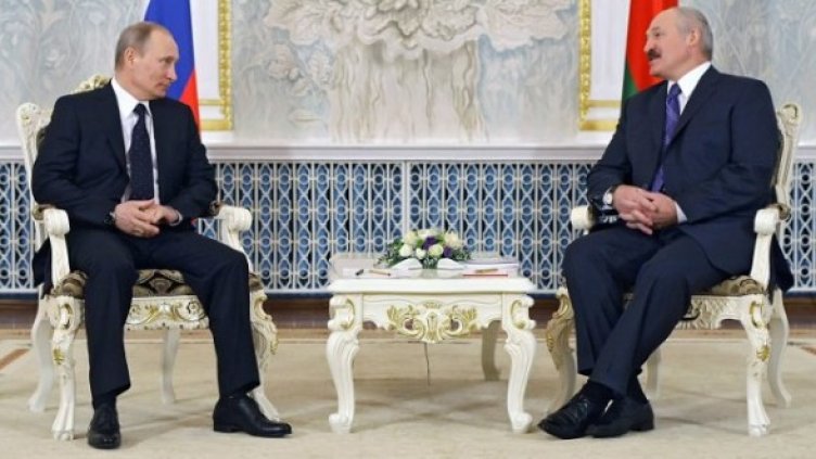 Владимир Путин (л) и Александър Лукашенко (д). Снимка: БТА