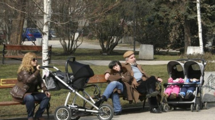 Наслада на хубавото време. Снимка: Булфото