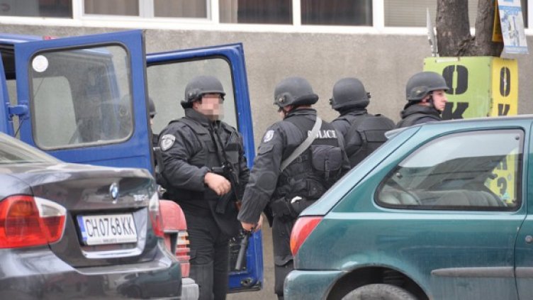 Заложническата драма в Сливен продължава. Снимка: БТА