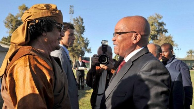 Джейкъб Зума и Муамар Кадафи. Снимка: reuters