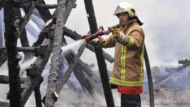 Изпепеленият ресторант. Снимка: Булфото