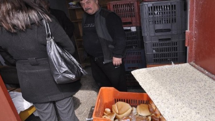 Негодните козунаци стрували само 30 ст. Снимка: Булфото