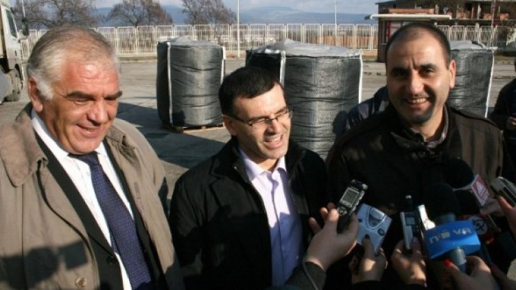 "Помирителната среща на героите от СРС-та". Снимка: Булфото