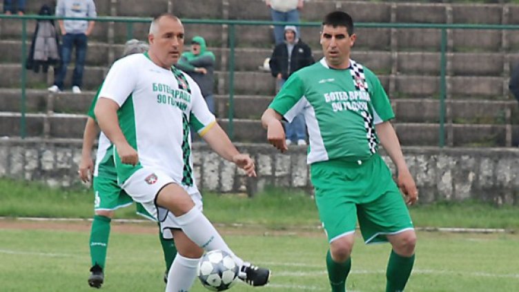 Премиерът по крилото, 2:0 на таблото