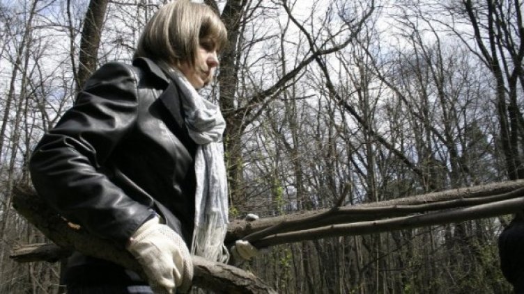 Фандъкова почиства столицата. Снимка: Булфото