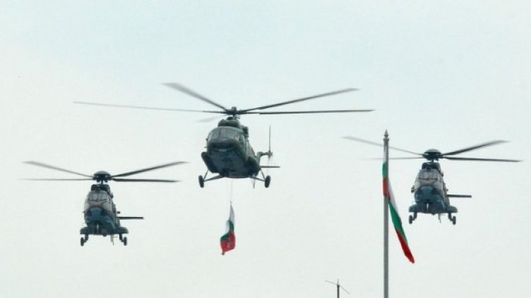 И миналата година парадът беше постен откъм техника. Снимка: алхив Булфото