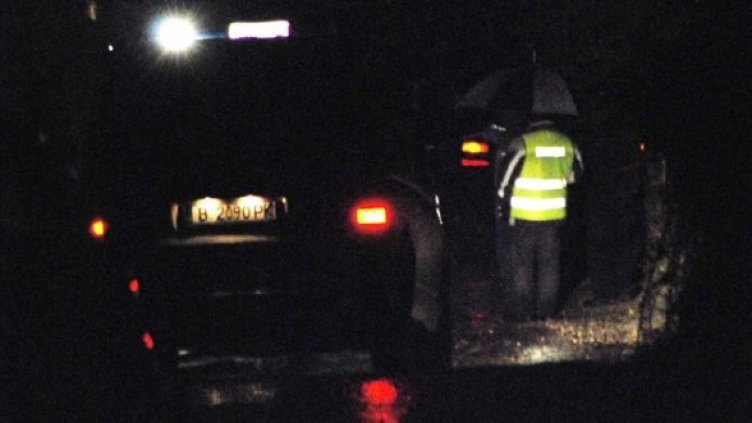 Един от опитите за покушение срещу Ивайло Паунов – през 2009 г. бе стреляно по джипа му. Снимка: архив Булфото