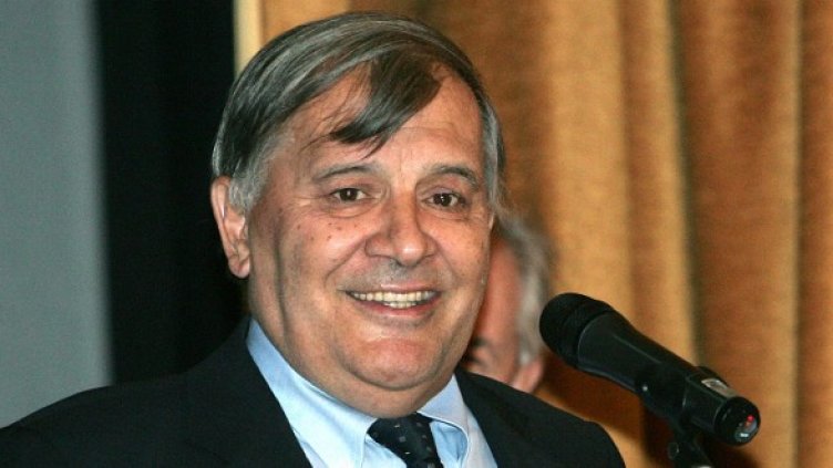 Хиляди хора отдадоха последна почит на Иван Славков – Батето. Снимка: Архив БТА