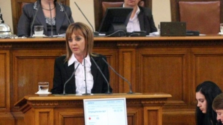 Мая Манолова заплашва отново с КС. Снимка: БСП