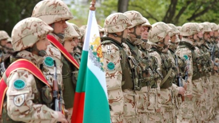 Церемония по изпращането на Трета механизирана рота за Афганистан, гр. Хасково, април 2008 г. Снимка: Архив, Булфото