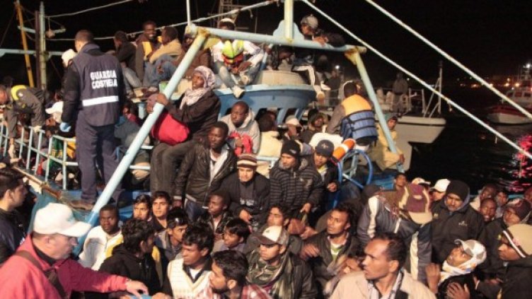 Всеки ден стотици бежанци от Либия атакуват Италия и Малта. Снимка: БТА