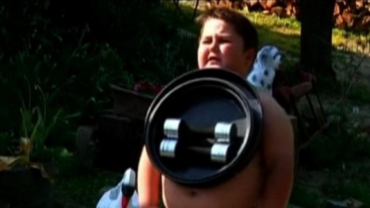 Момче-магнит или просто амбициозни родители