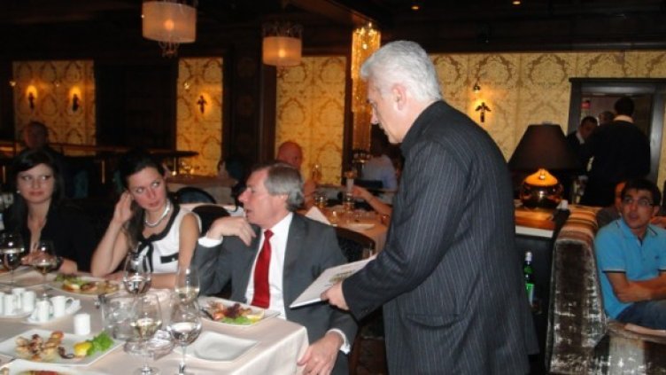 Срещата Сидеров&ndash;Уорлик. Снимка: "Атака"