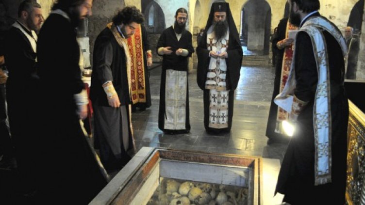 Преди дни в църквата-костница "Света Неделя" бе извършен ритуалът "измиване и помазване" на костите на мъчениците от Батак. Снимка: БTA