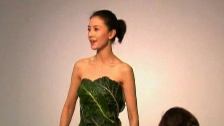 Спаси крава, изяж храната й