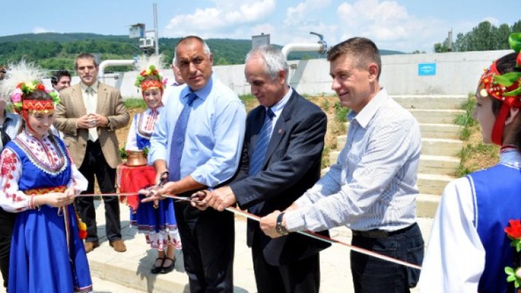 Бойко Борисов откри на пречиствателна станция за отпадъчни води в Троян. Снимка: БТА