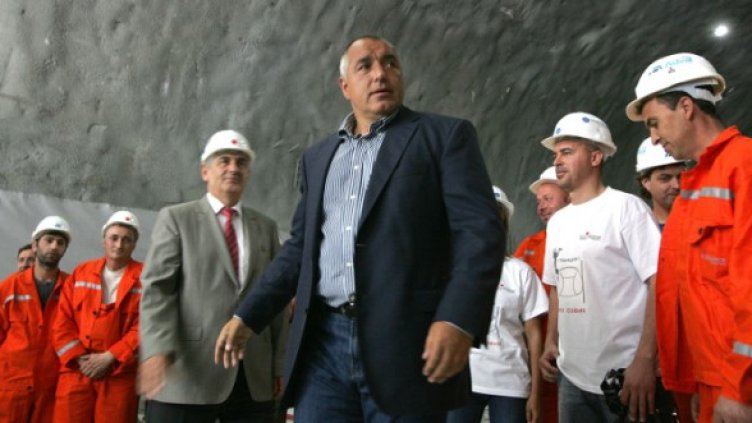 Борисов проверява строежа на метрото. Снимка: БТА