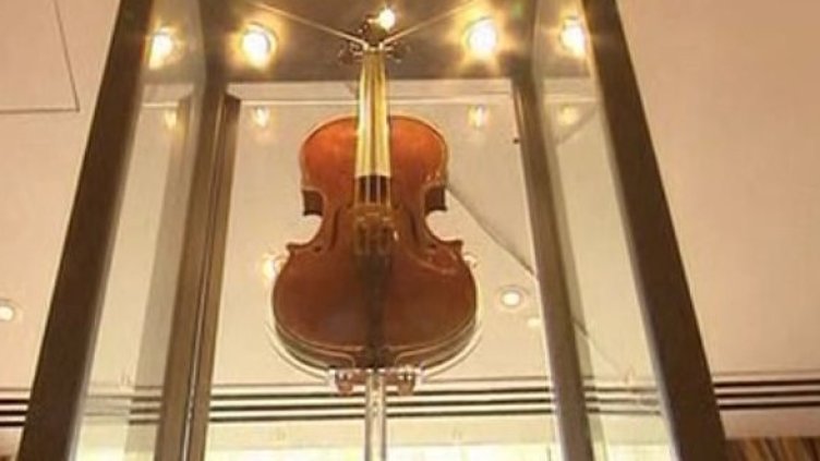 Продажба на "Страдивариус" счупи всички рекорди