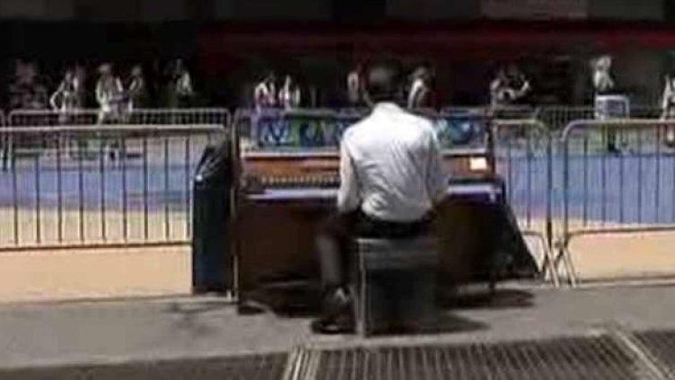 Ню Йорк се движи под звуците на 88 пиана