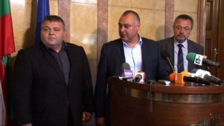 Отцепниците от "Атака". Снимка: Dnes.bg