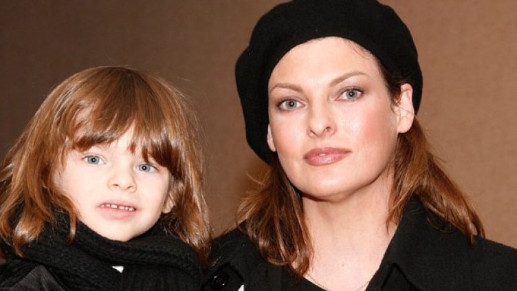 Линда Еванджелиста със сина си. Снимка: Getty Images/Guliver Photos