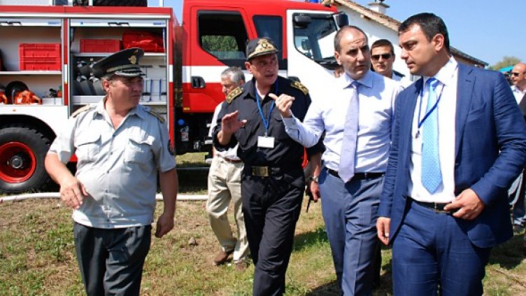 Цветанов присъства на учение в Мездра. Снимка БТА