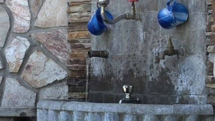 Уникална традиция в Родопите. Дават хиляди за чешми