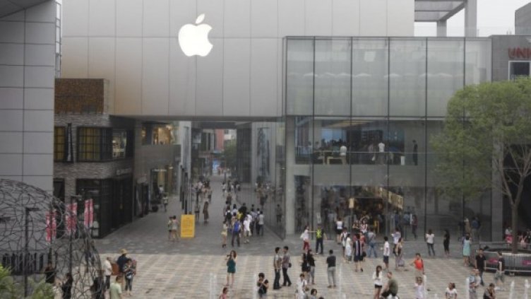 Така изглежда един от истинските магазини на Apple в Пекин. Снимка: Reuters