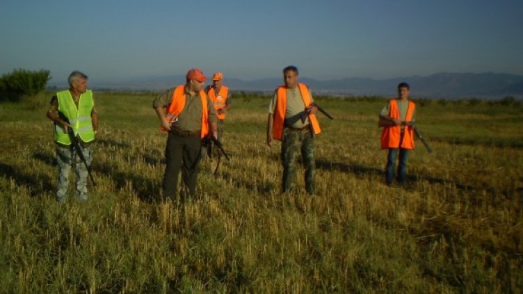 Земеделският министър даде началото на ловния сезон. Снимка: Dnes.bg