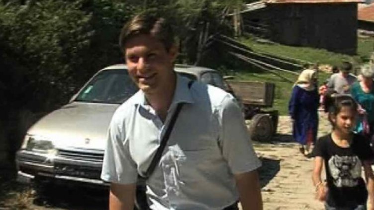 Come to the кметство, Камерън!