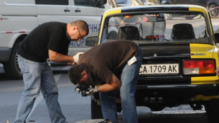 Полицията прави оглед на мястото. Снимка: Булфото