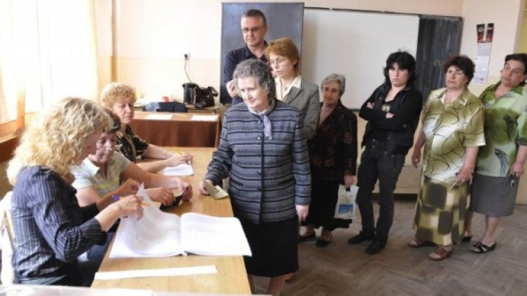 Референдум за петролопровода "Бургас &ndash; Александруполис", гр. Поморие, 16.05.2009 г. Снимка: Булфото