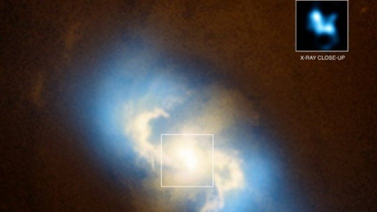 Снимка: X-ray: NASA/CXC/SAO/G. Fabbiano et al; Optical: NASA/STScI