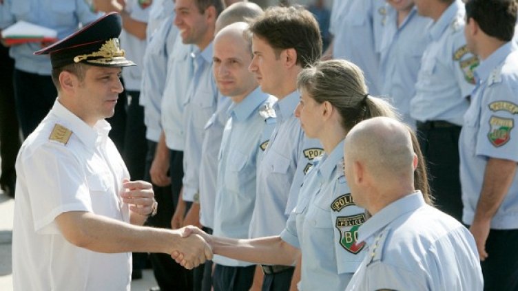 Церемония по официалното изпращане на българските полицаи. Академия на МВР. Снимка: БТА