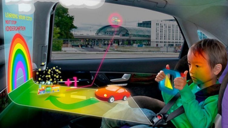 Системата е замислена за задната част на автомобилния салон. Децата ще могат да наблюдават без 3D очила и ще управляват холограмите с жестове. Изображение: GEElab/RMIT
