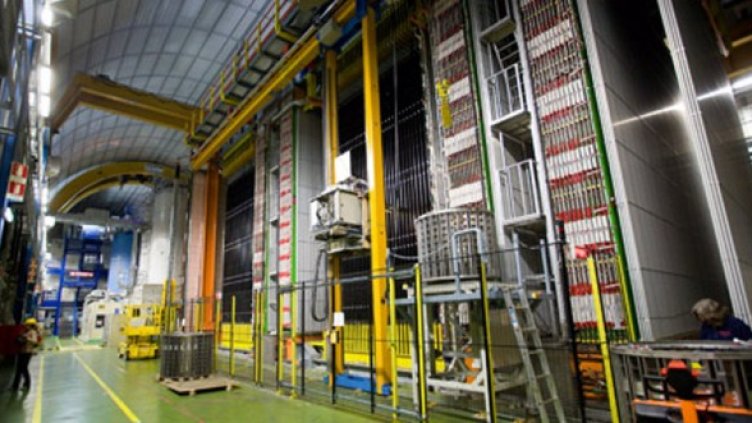 Детекторът OPERA в лаборатория Гран Сасо в Италия, където физиците засекли "свръхсветлинното" неутрино. Снимка: CERN