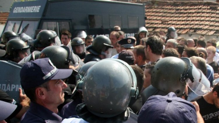 Размириците в Катуница доведоха до сблъсъци и в Аджисан махала Снимка: БТА