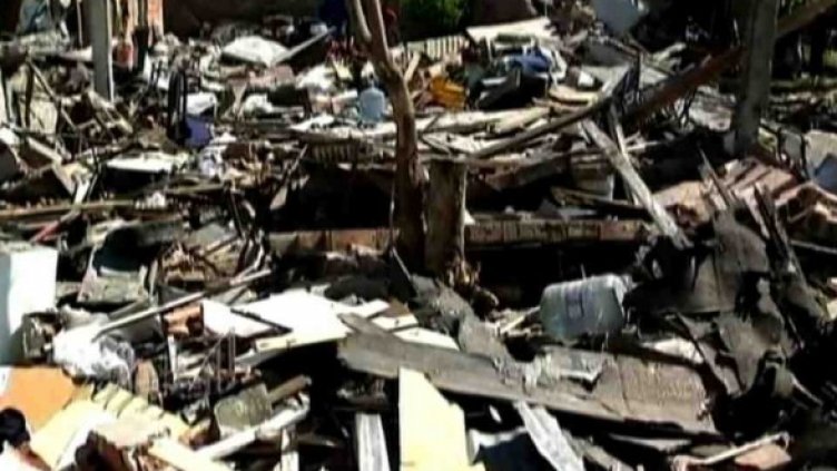 Мистериозен взрив отнесе къщи в Буенос Айрес