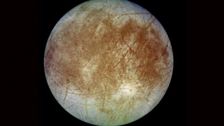 Европа. Снимка: NASA/JPL/DLR