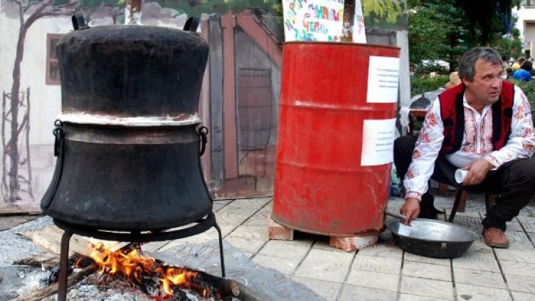 Празник на сливата в Троян, 29.09.2011 г. Снимка: Булфото